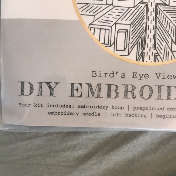 NWT Lot of Two Embroidery Kits. Large Dog Collar & NYC Skyline. - Picture 6 of 13